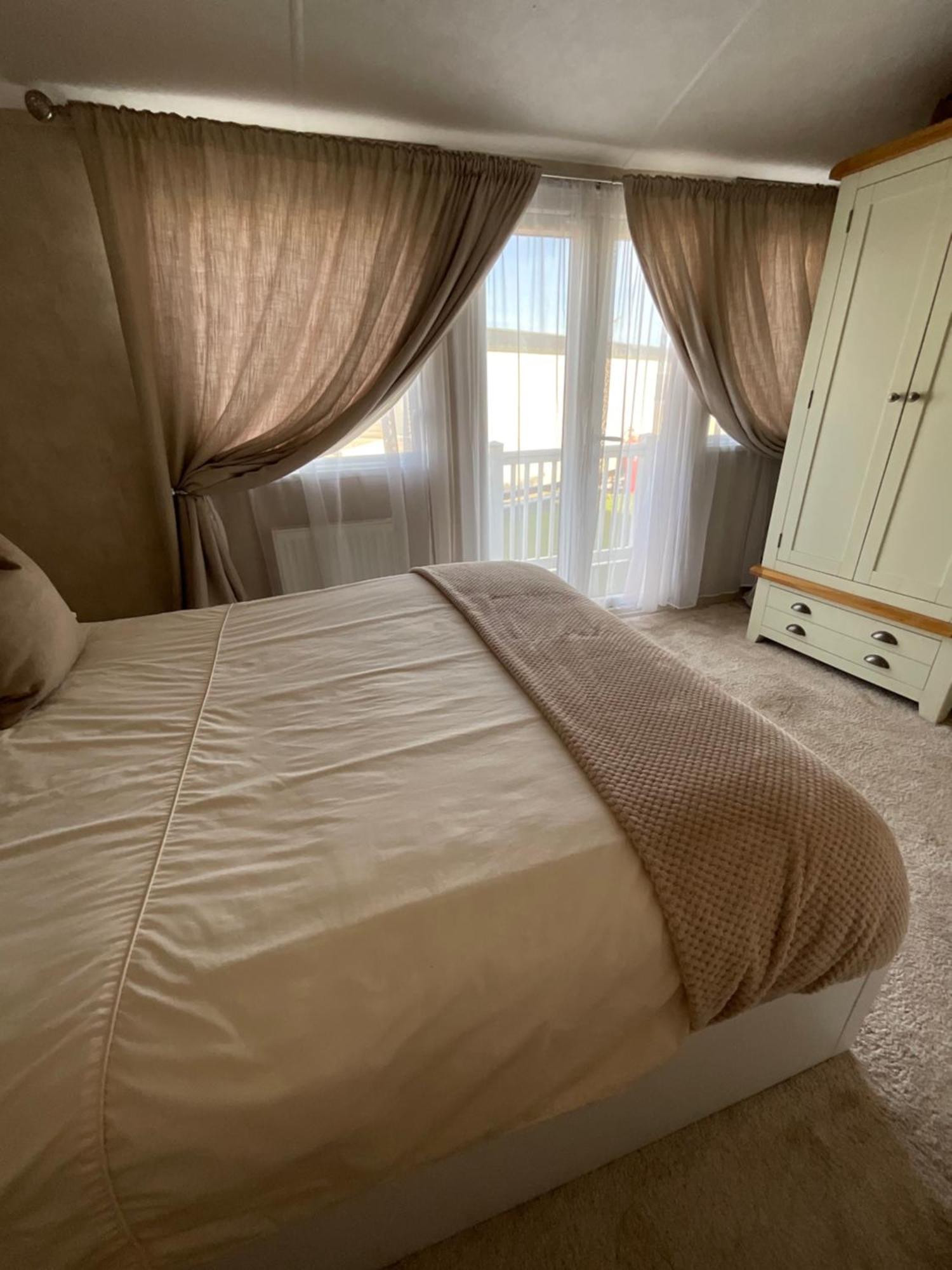 Luxury 2- Bed Caravan In Mersea Island Holiday home *