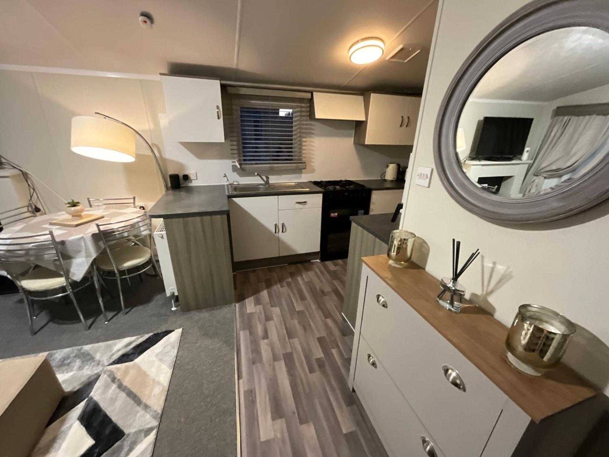 Luxury 2- Bed Caravan In Mersea Island