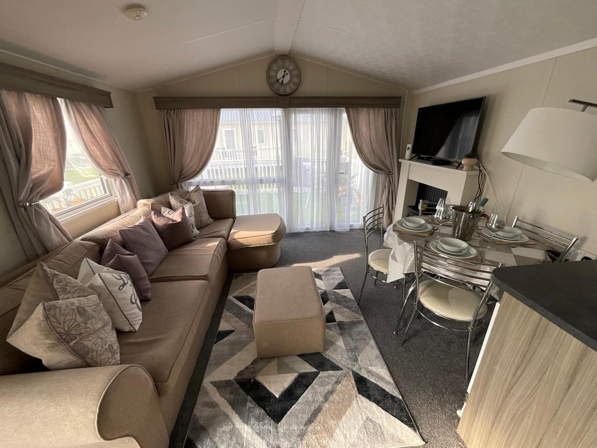 Holiday home Luxury 2- Bed Caravan In Mersea Island Colchester