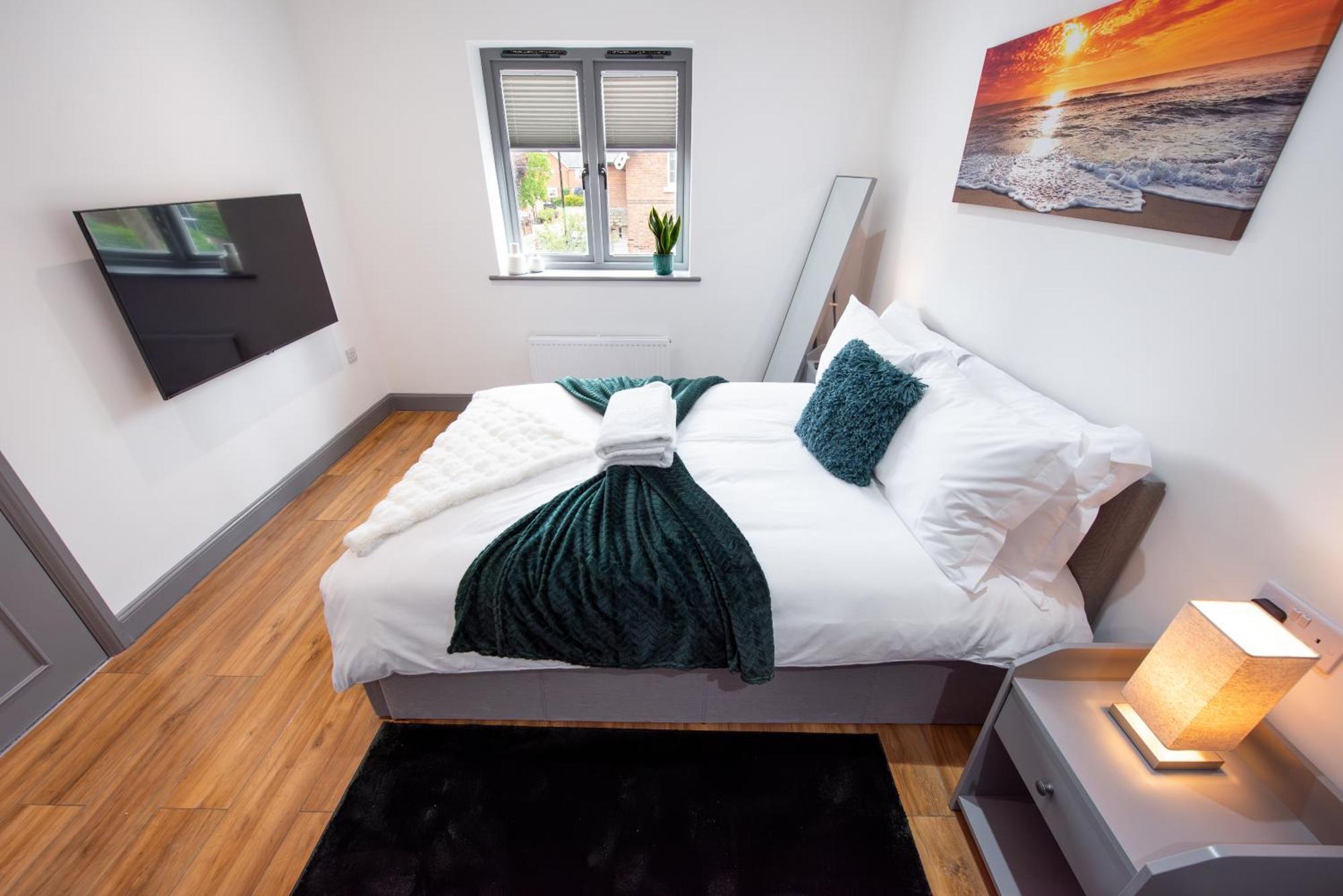 Hythe Hill 3-bedroom House, 2 Free Spacious Parking Spaces, Fast Wifi, Close To Shops, Cafes & Pubs Apartment Colchester