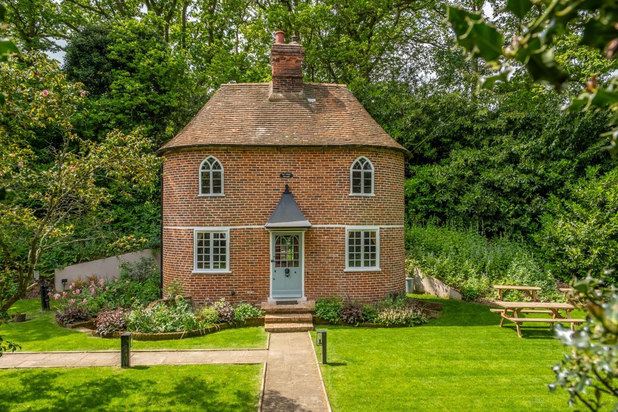 A Fairy-tale Luxurious - The Tea Caddy Holiday home