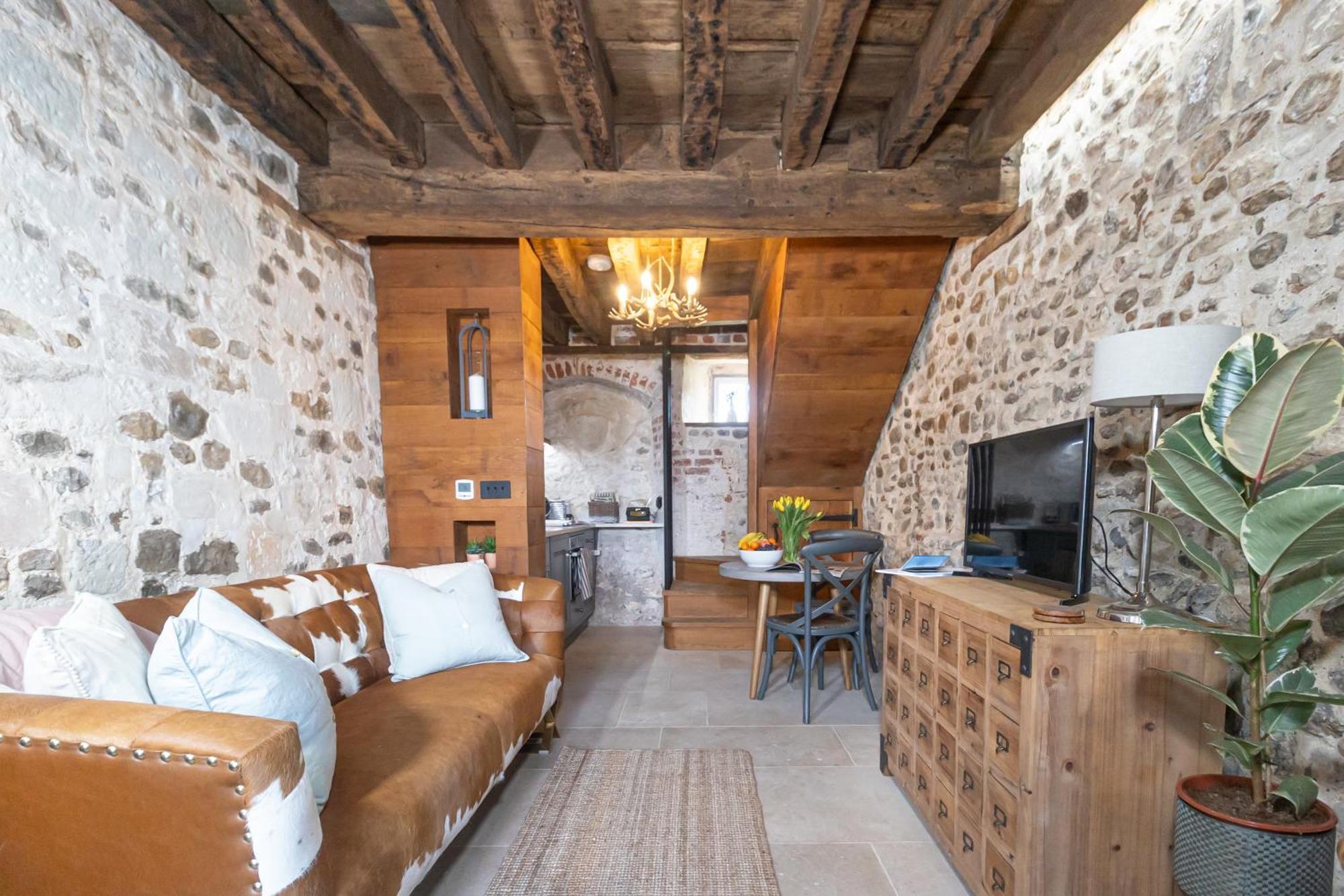 Lodge Toll Barn, St Osyth Priory *