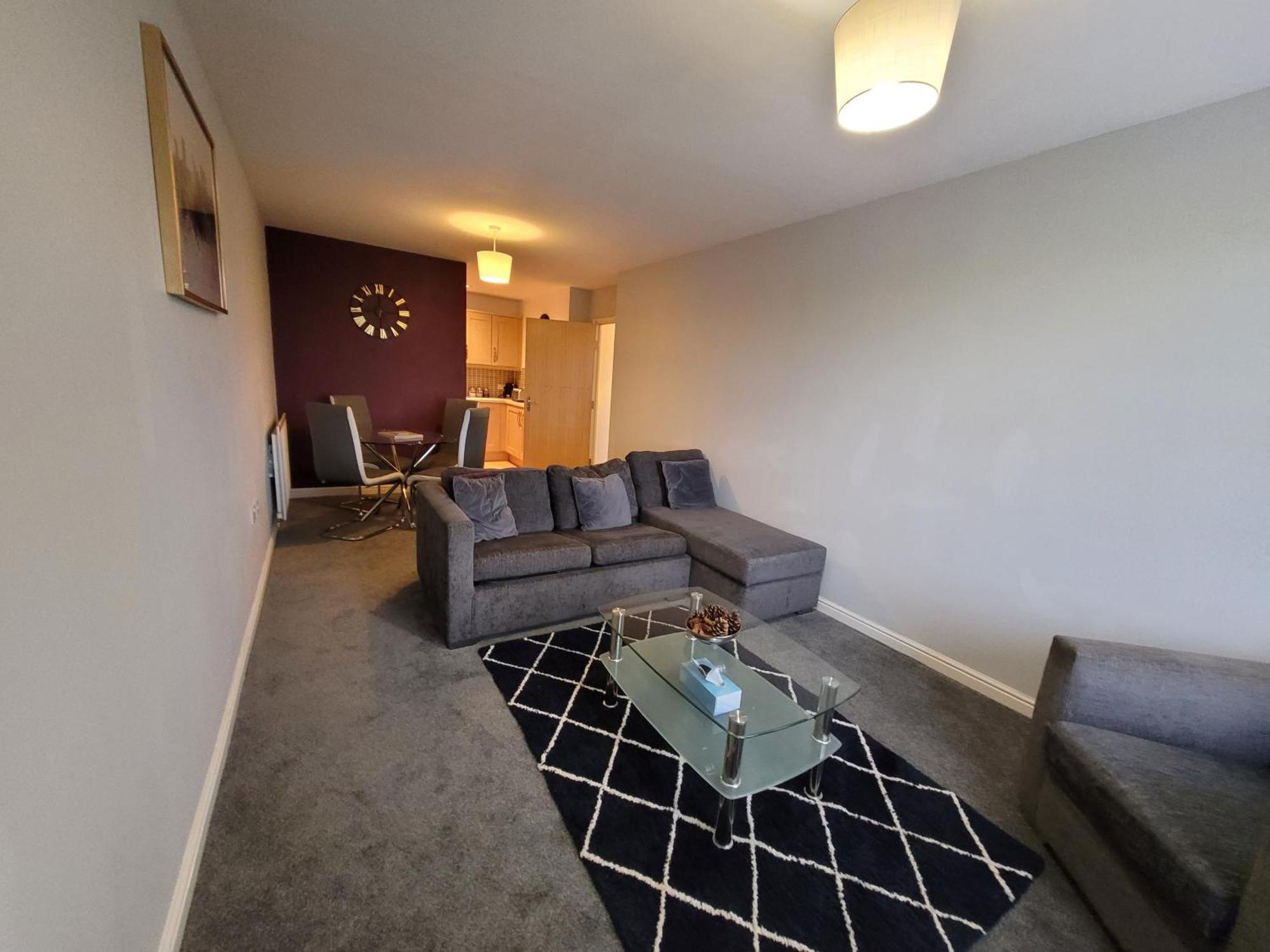 Catchpole Stays: Field View Near Centre Apartment
