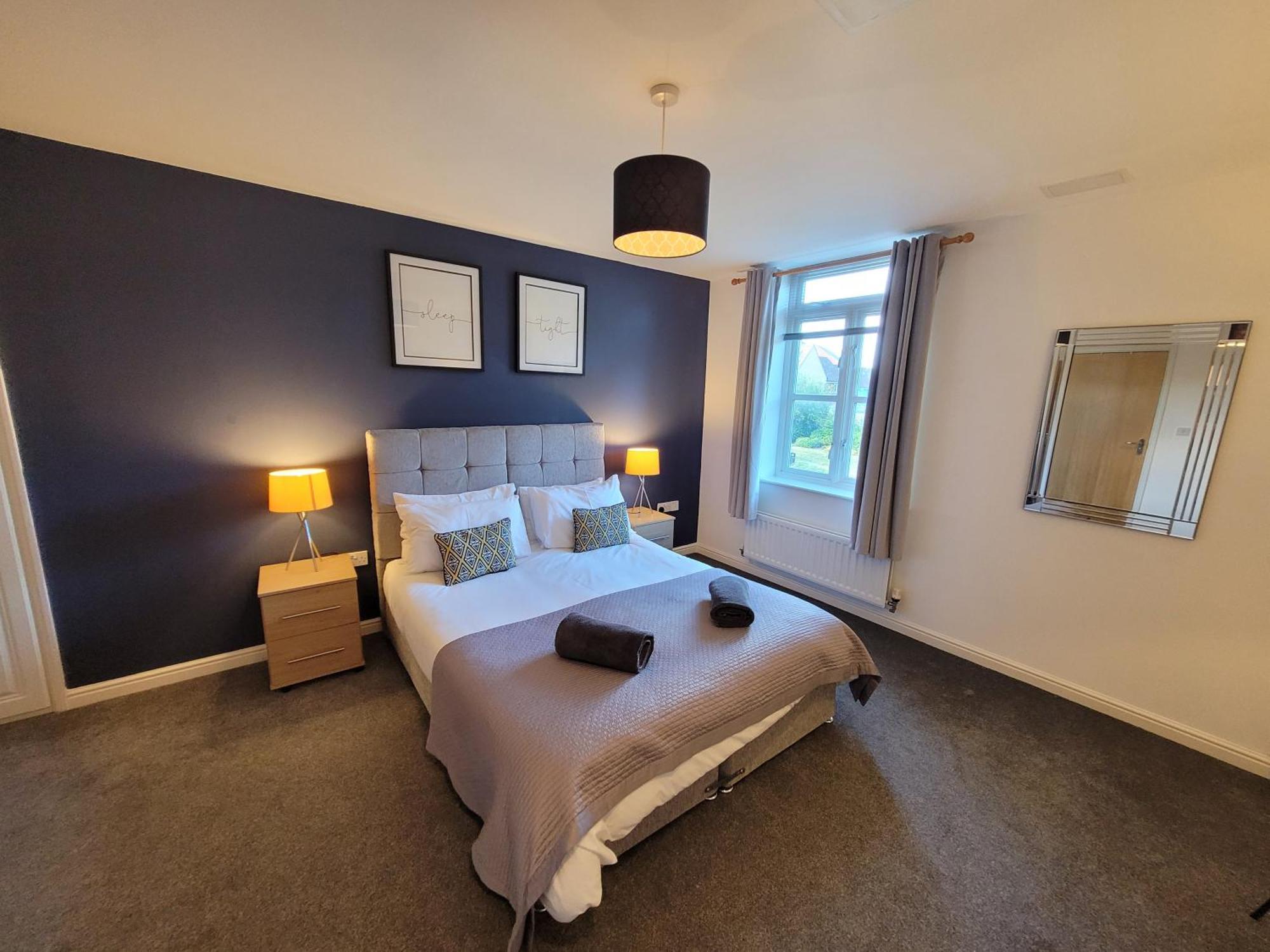 Catchpole Stays: Field View Near Centre Apartment