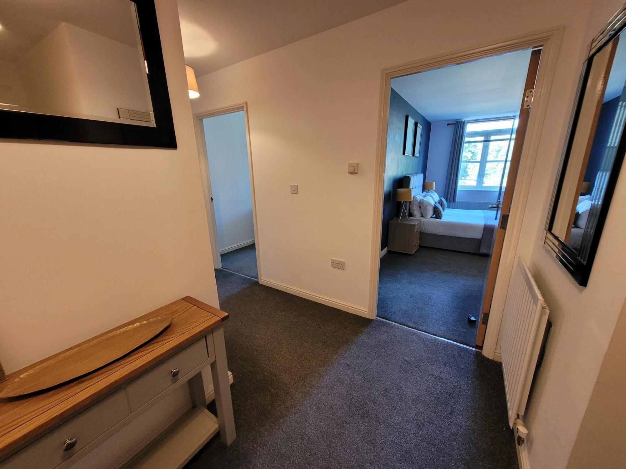 Catchpole Stays: Field View Near Centre Apartment *