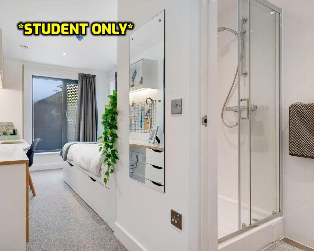 Inn Student Only Zeni Ensuite Rooms, Colchester