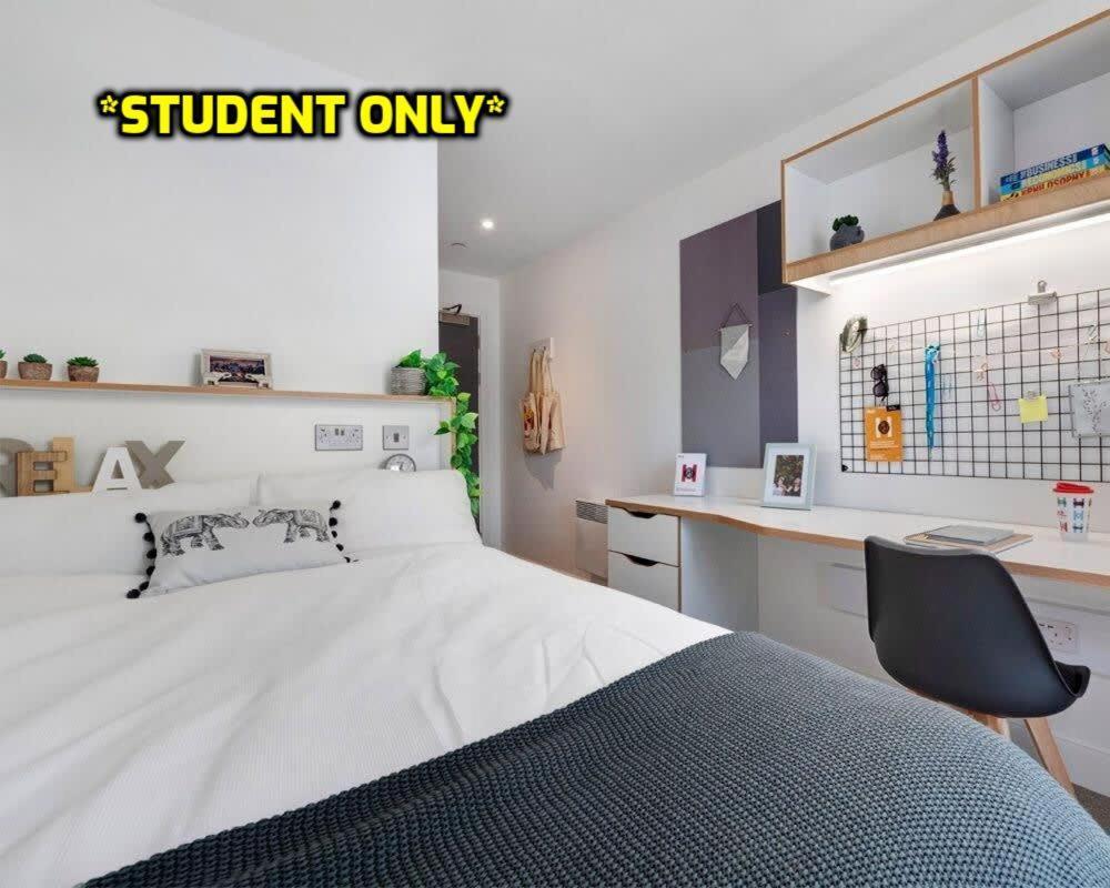 Student Only Zeni Ensuite Rooms, * Colchester