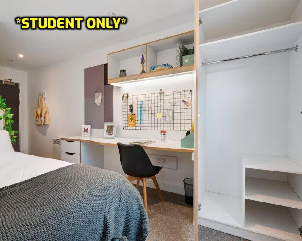 Student Only Zeni Ensuite Rooms, * Colchester