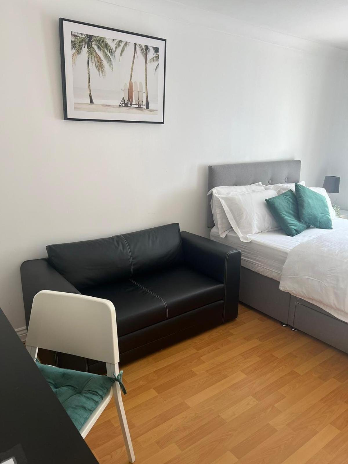 Luxury And An En-suite With Free Wi-fi Clarendon Way Colchester