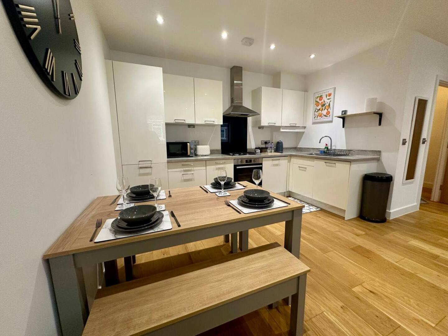 Apartment Pass The Keys Very Modern Away From *