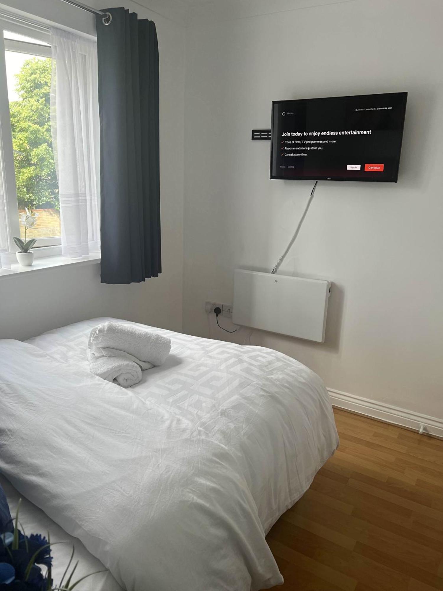Guest house Luxury And An En-suite With Free Wi-fi Clarendon Way *
