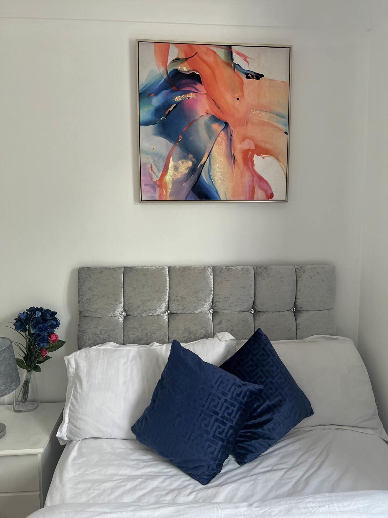 Luxury And An En-suite With Free Wi-fi Clarendon Way Guest house