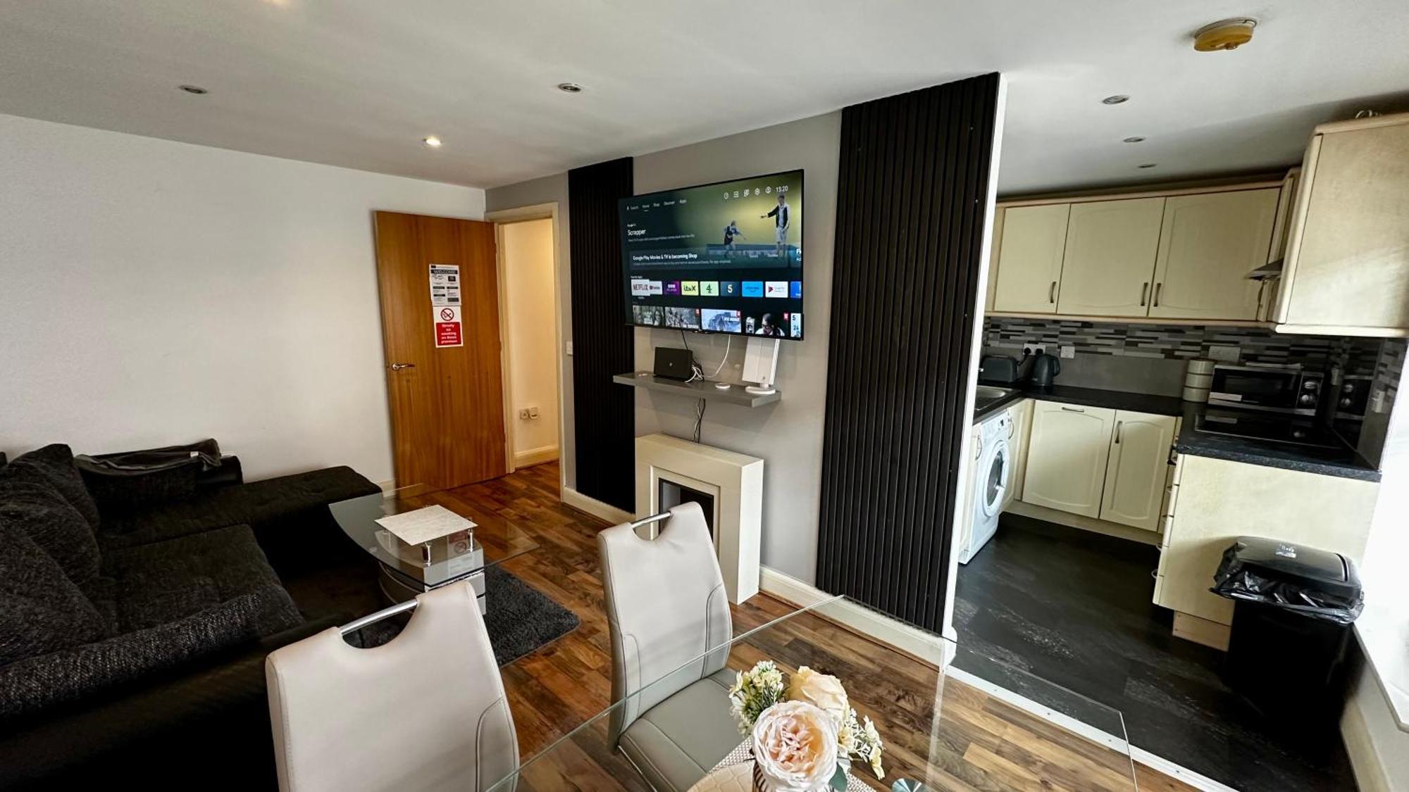 Apartment 2 Bedroom Flat Ground Floor Town Centre