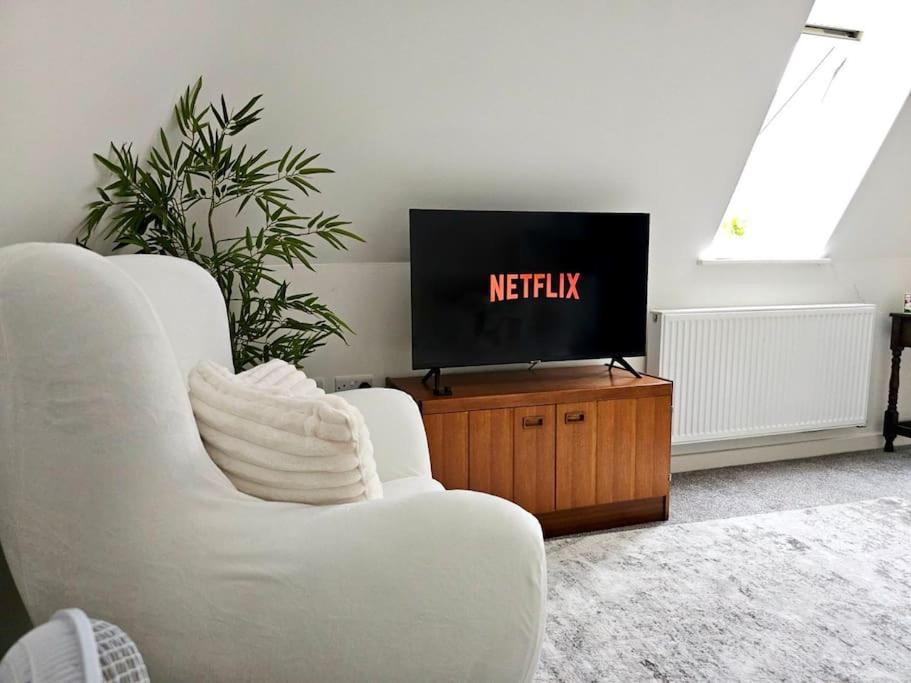 Apartment Rooftops - Quiet Cosy Pied-a-terre In The Heart Of