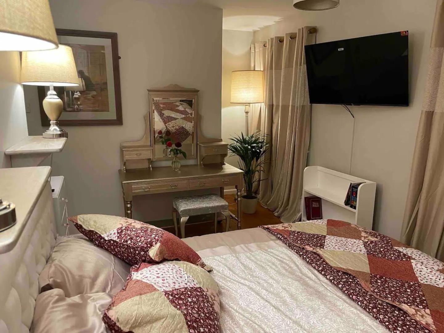 Mersea Island Retreat - 4 Bedroom House Holiday home Colchester