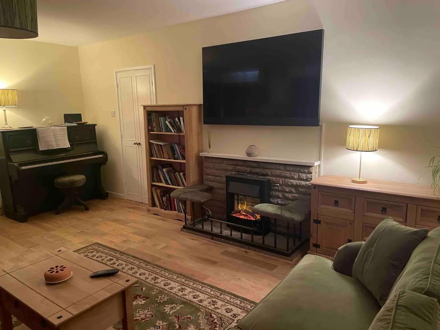 Mersea Island Retreat - 4 Bedroom House * Colchester