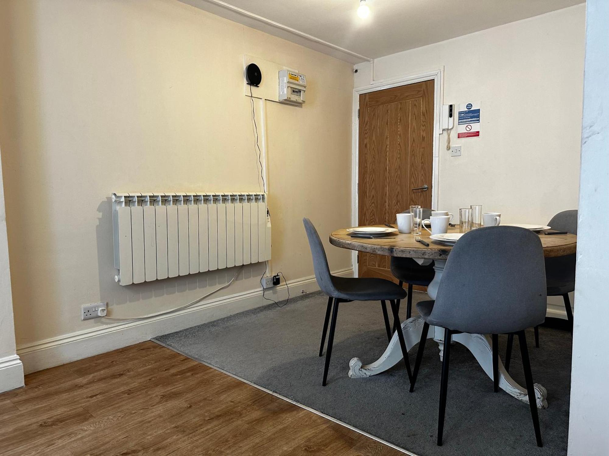 Entire Boutique King Size Bed Near Town Centre