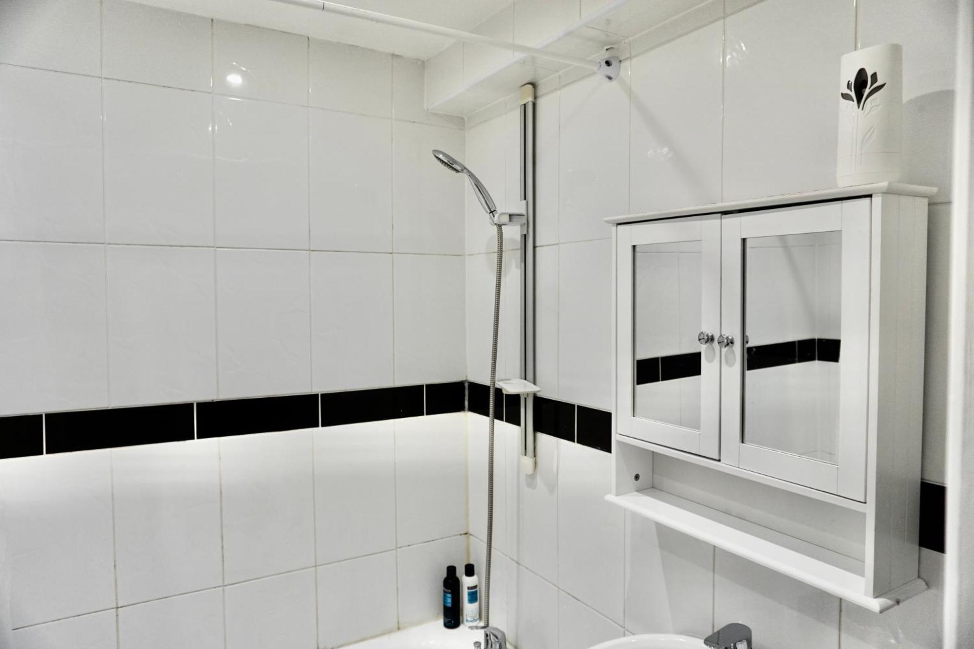 Homestay Japandi Colchester
