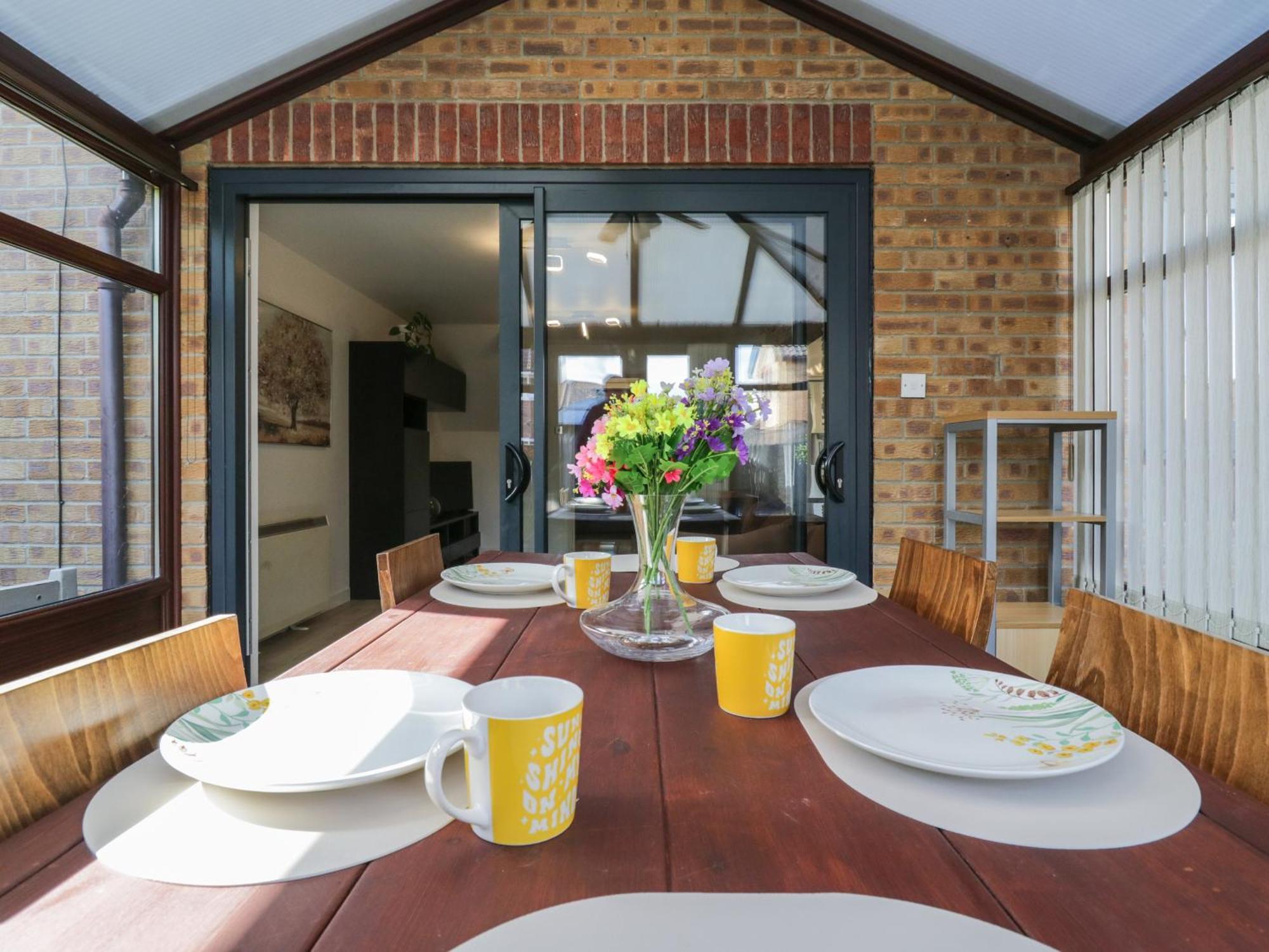 37 Hanbury Gardens Holiday home *