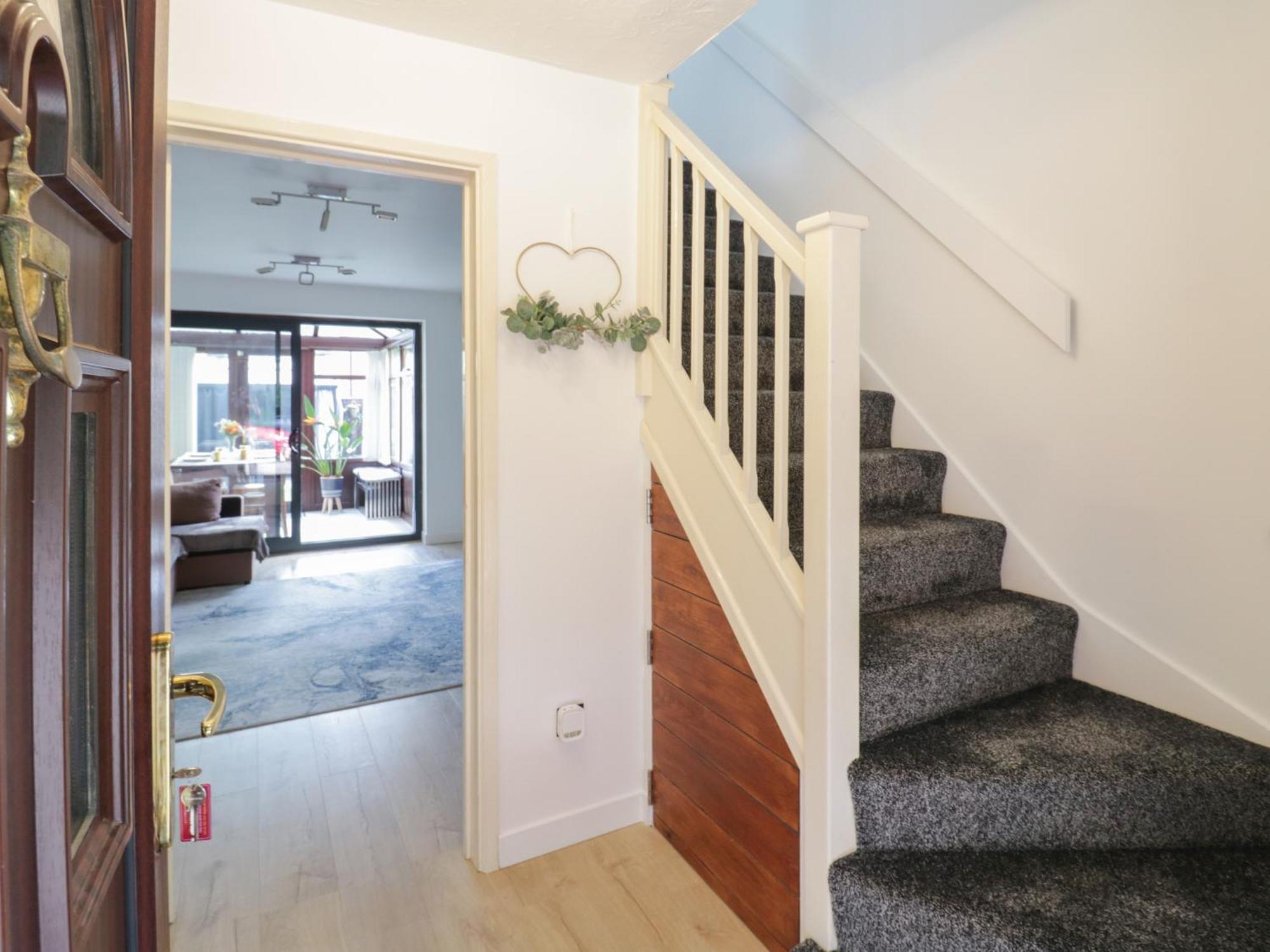 37 Hanbury Gardens * Colchester