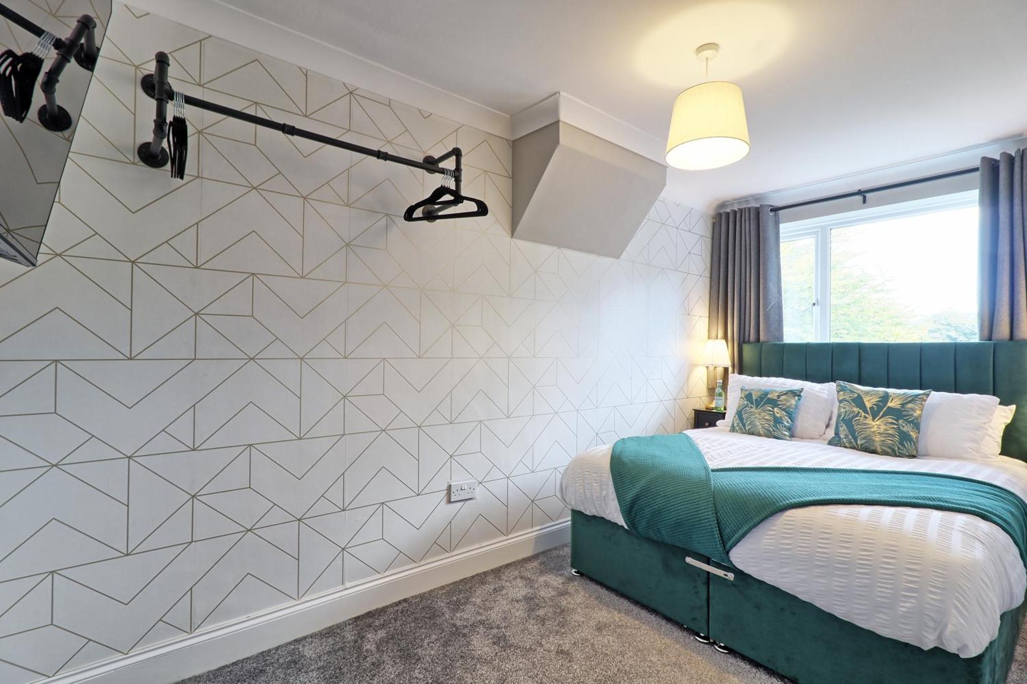 - 5 Bedrooms - Sleeps 10 - Long Term - Business - Contractors - Families