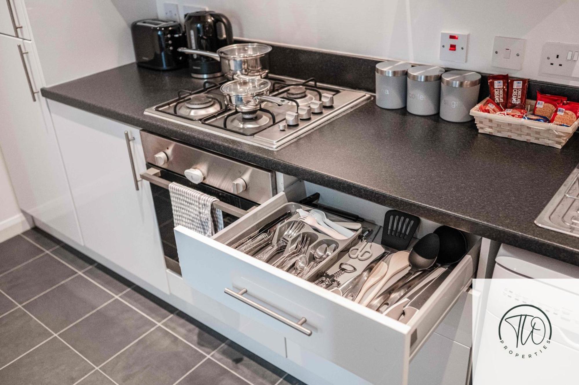 Holiday home Jardine House- 2br House, Town Centre, Station *