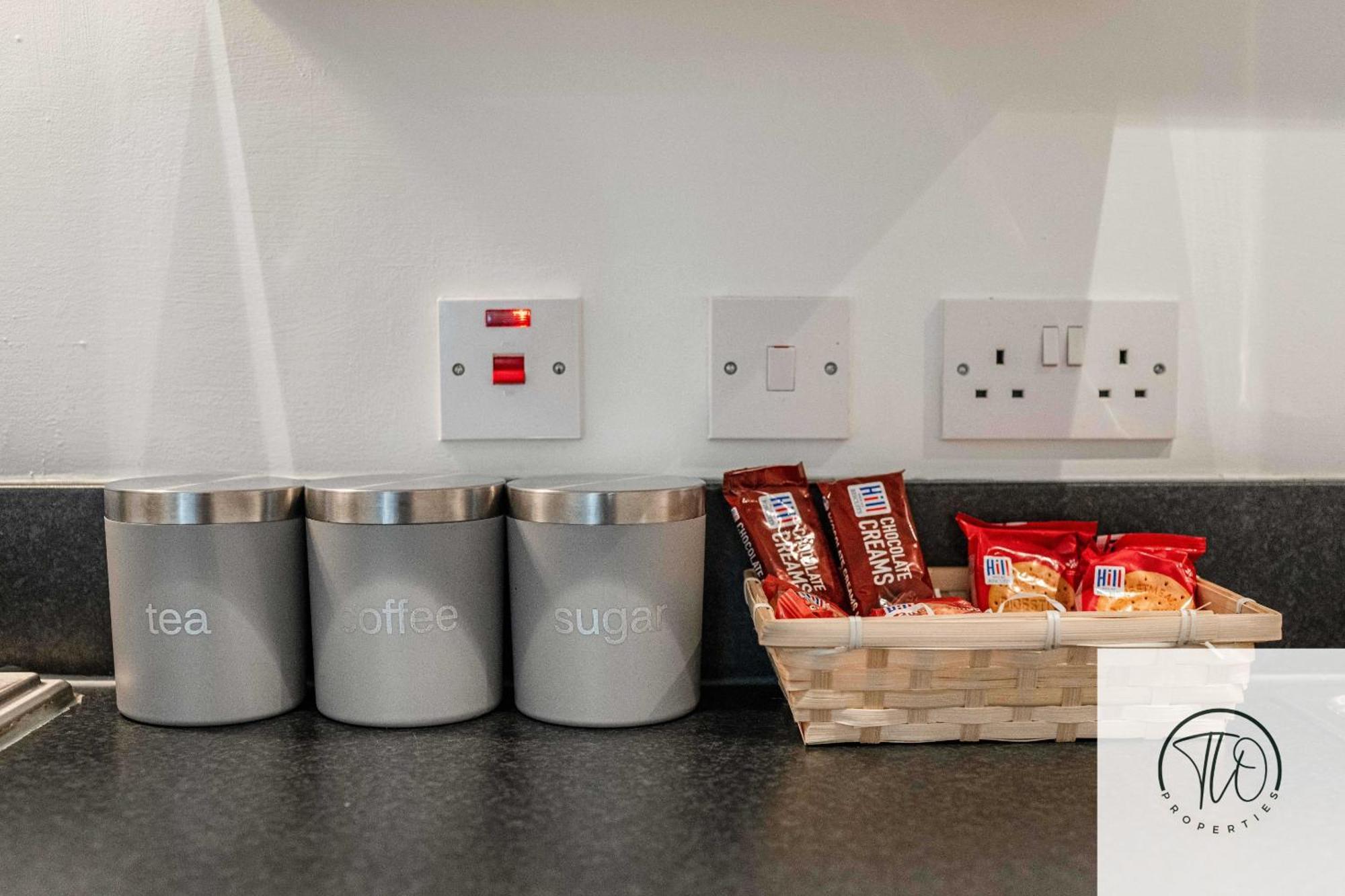 Jardine House- 2br House, Town Centre, Station *