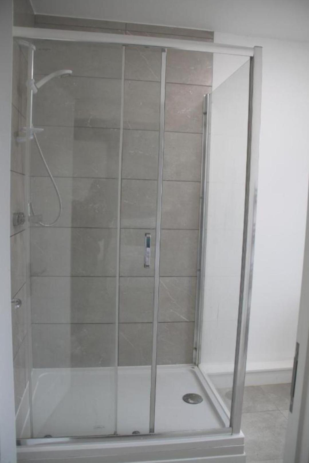 No 13 Town Flat With Kitchen & Parking * Colchester