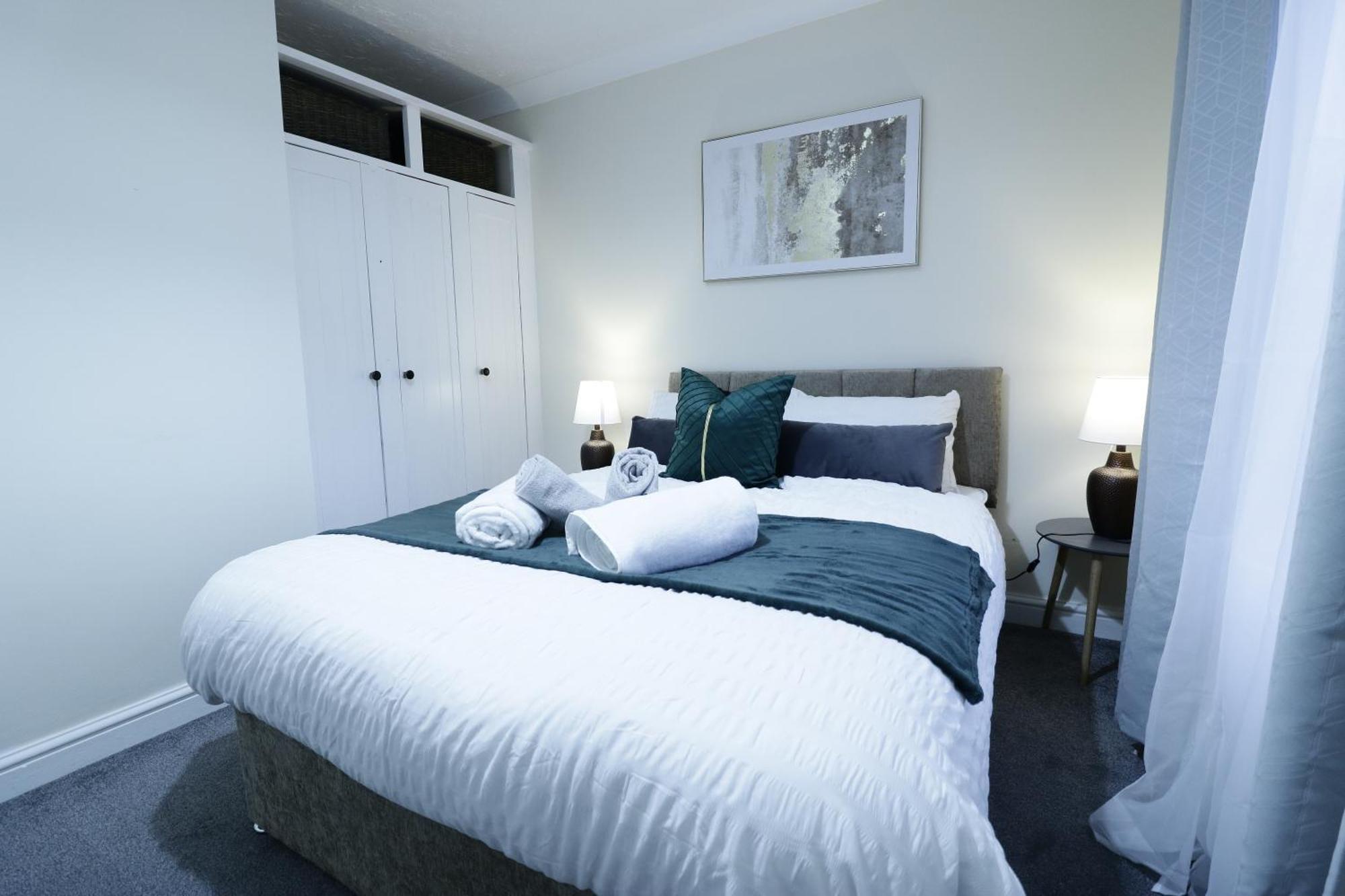 Holiday home Stylish & Cosy 2-bed House Train Station Hospital Garden Fast Wifi