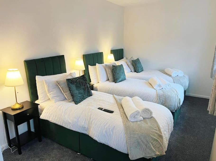 Apartment - 2 Bedroom - Sleeps 6 Guests - Long Term - Business - Contractors - Families