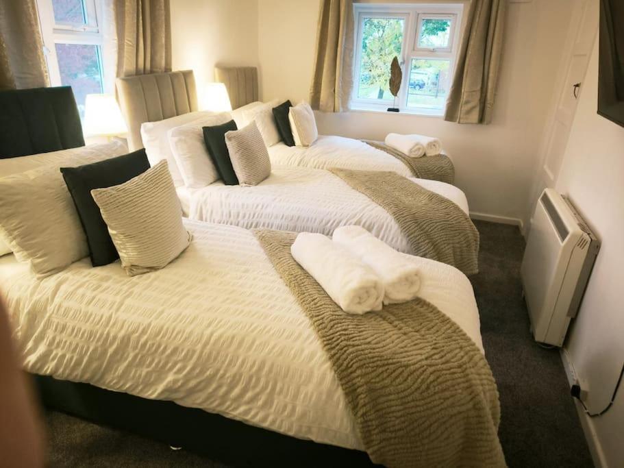 - 2 Bedroom - Sleeps 6 Guests - Long Term - Business - Contractors - Families *