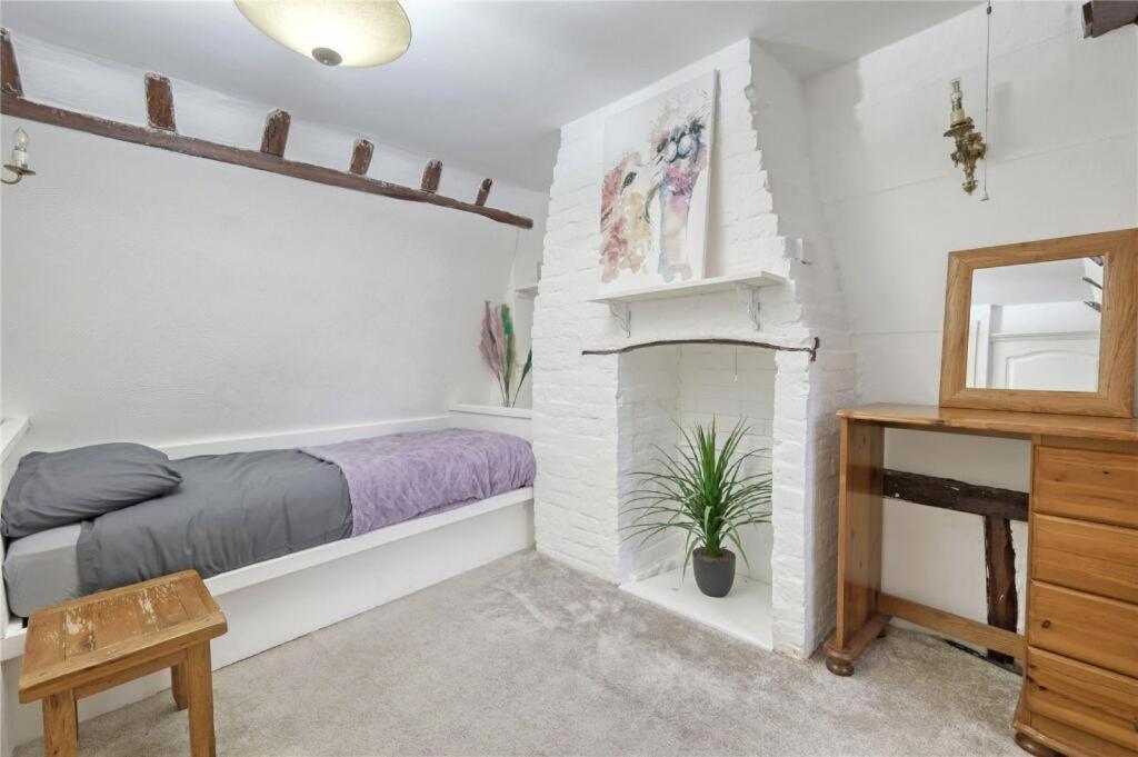 Blackbrook Apartment