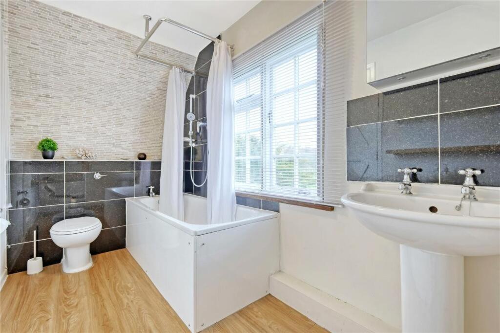 Blackbrook Apartment *