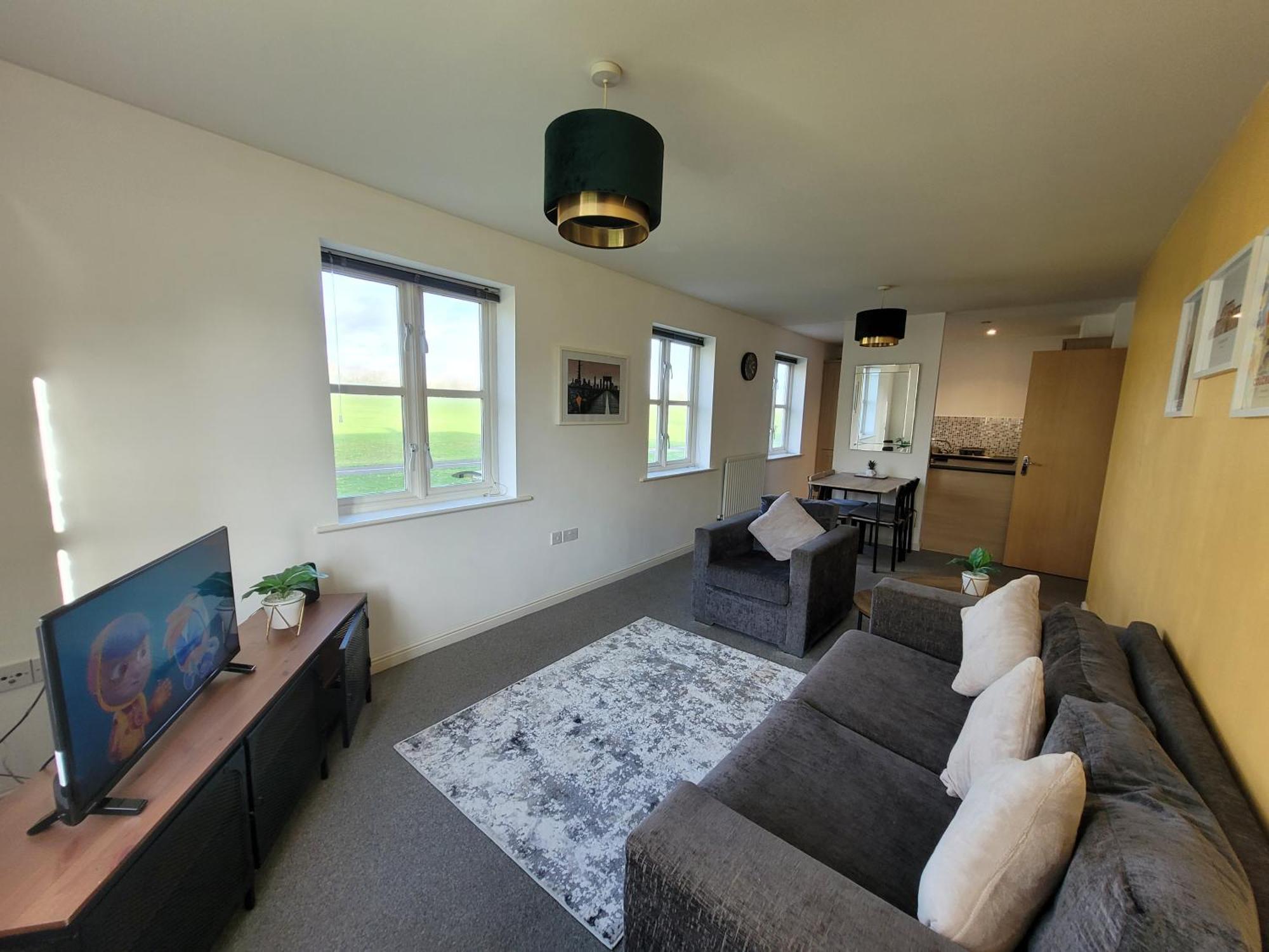 Catchpole Stays: Field View Near Centre Apartment *