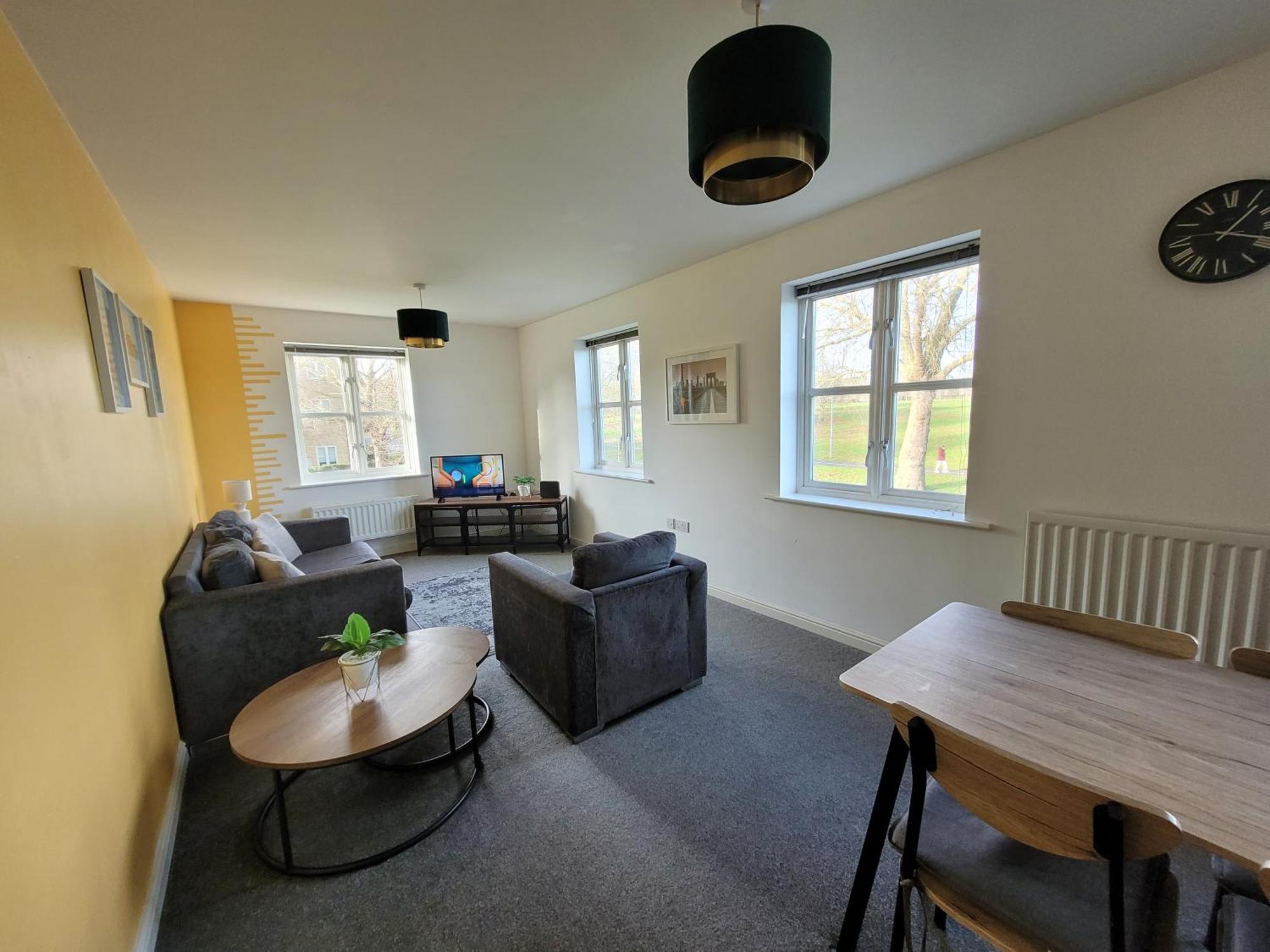 Apartment Catchpole Stays: Field View Near Centre