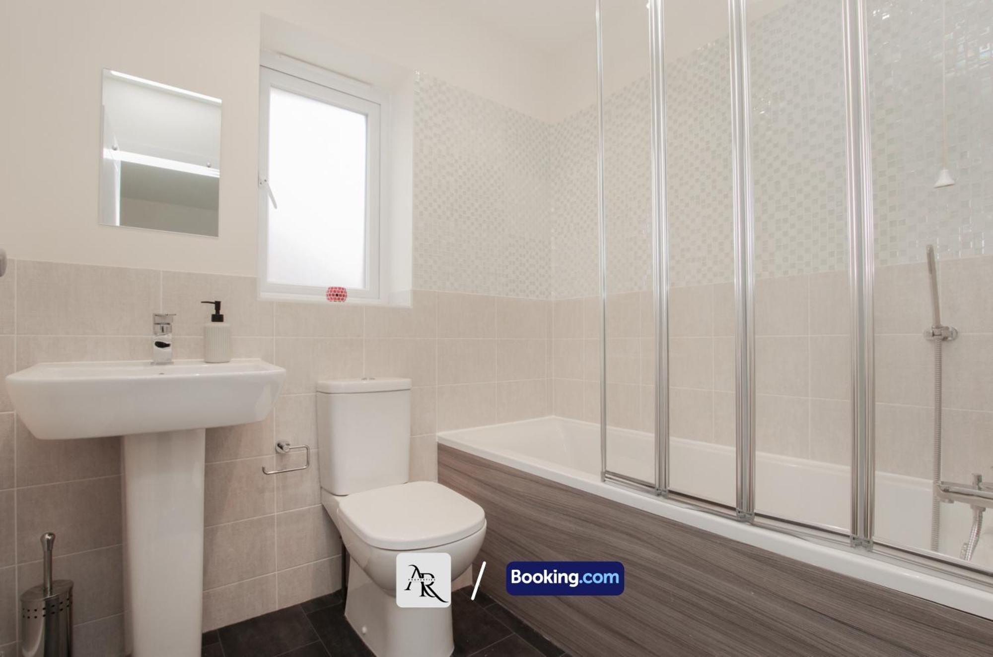 Apartment Luxury House By Ar Short Lets & Serviced *