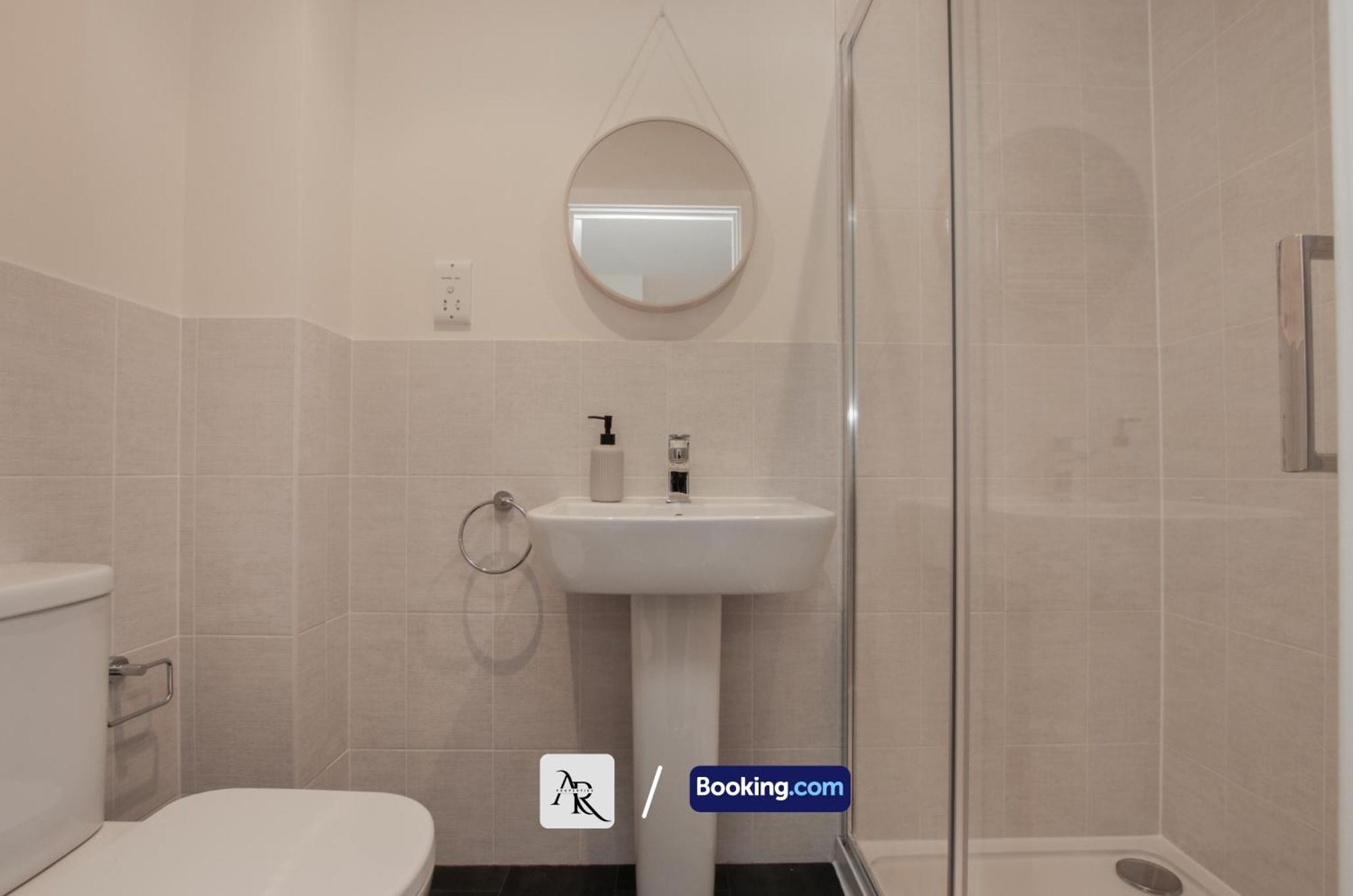 Luxury House By Ar Short Lets & Serviced Apartment Colchester