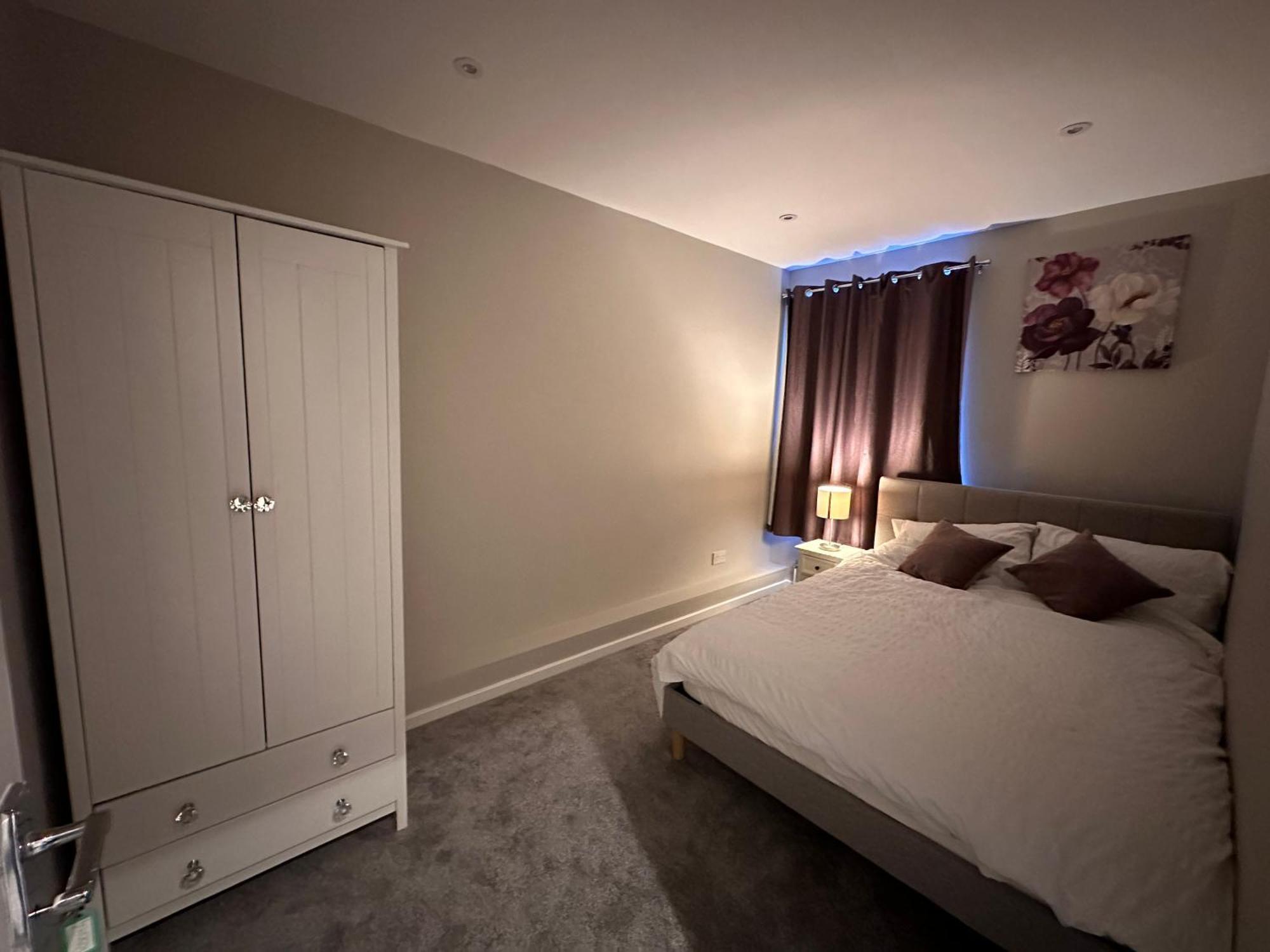 3 Bedroom House Apartment *