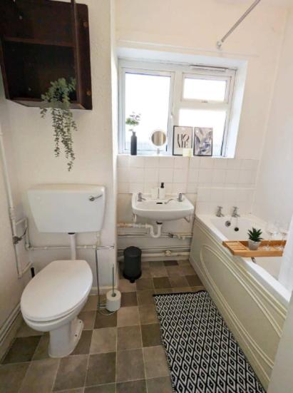 Professional 3-bed Flat Apartment *