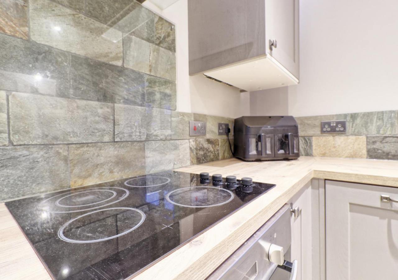 - 4 Bedroom - Sleeps 8 - Long Term - Business - Contractors - Families