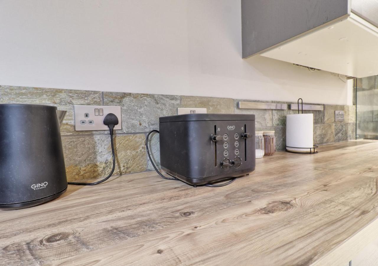 - 4 Bedroom - Sleeps 8 - Long Term - Business - Contractors - Families Holiday home