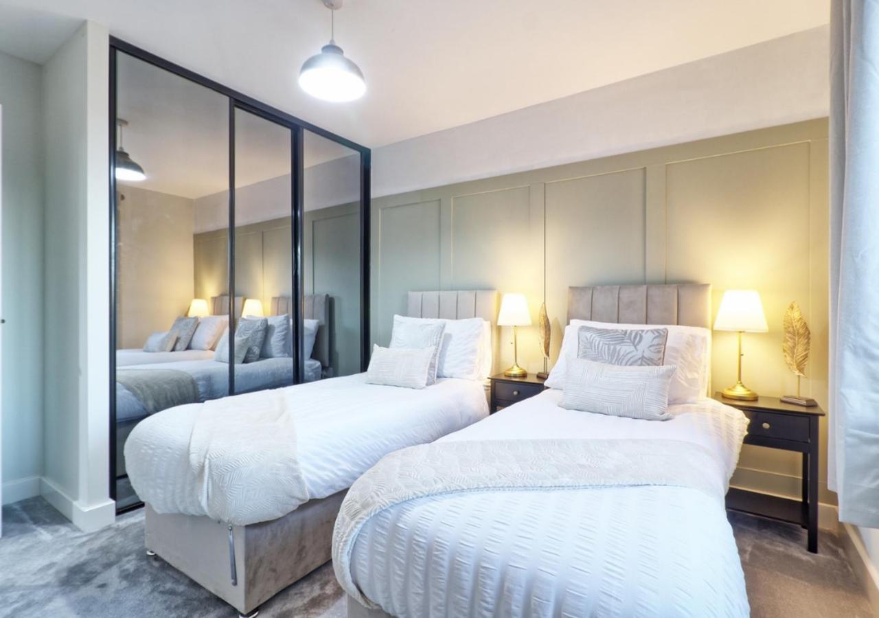 - 4 Bedroom - Sleeps 8 - Long Term - Business - Contractors - Families Holiday home Colchester