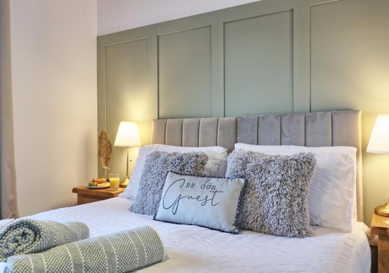 - 4 Bedroom - Sleeps 8 - Long Term - Business - Contractors - Families * Colchester