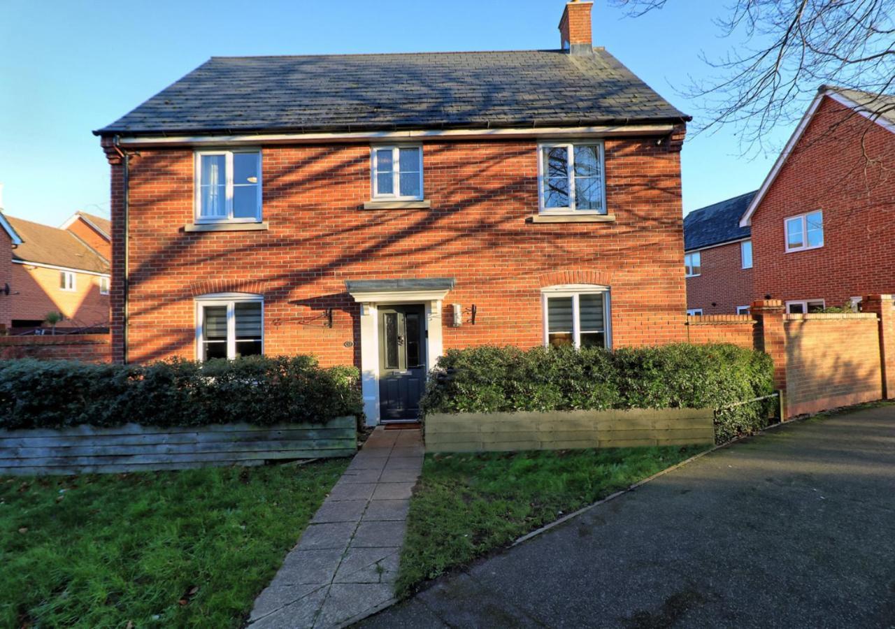 - 4 Bedroom - Sleeps 8 - Long Term - Business - Contractors - Families Holiday home