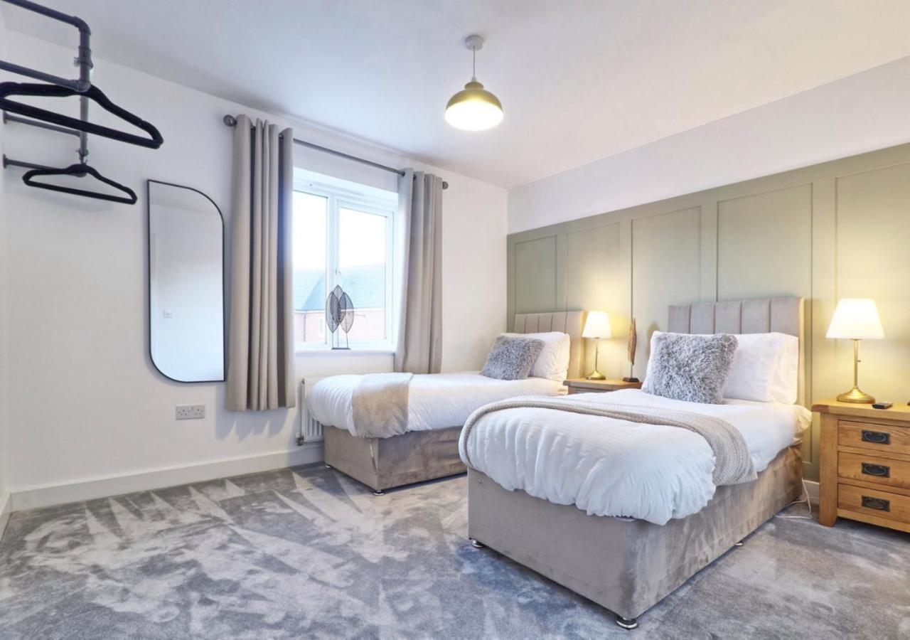 - 4 Bedroom - Sleeps 8 - Long Term - Business - Contractors - Families * Colchester
