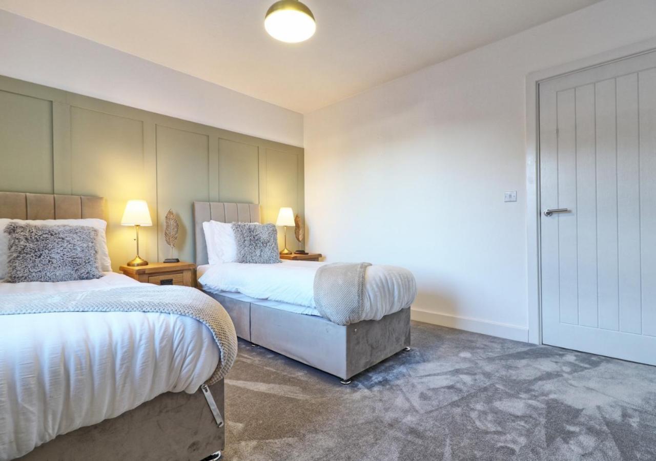 - 4 Bedroom - Sleeps 8 - Long Term - Business - Contractors - Families * Colchester