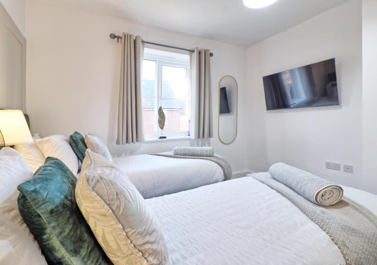 Holiday home - 4 Bedroom - Sleeps 8 - Long Term - Business - Contractors - Families