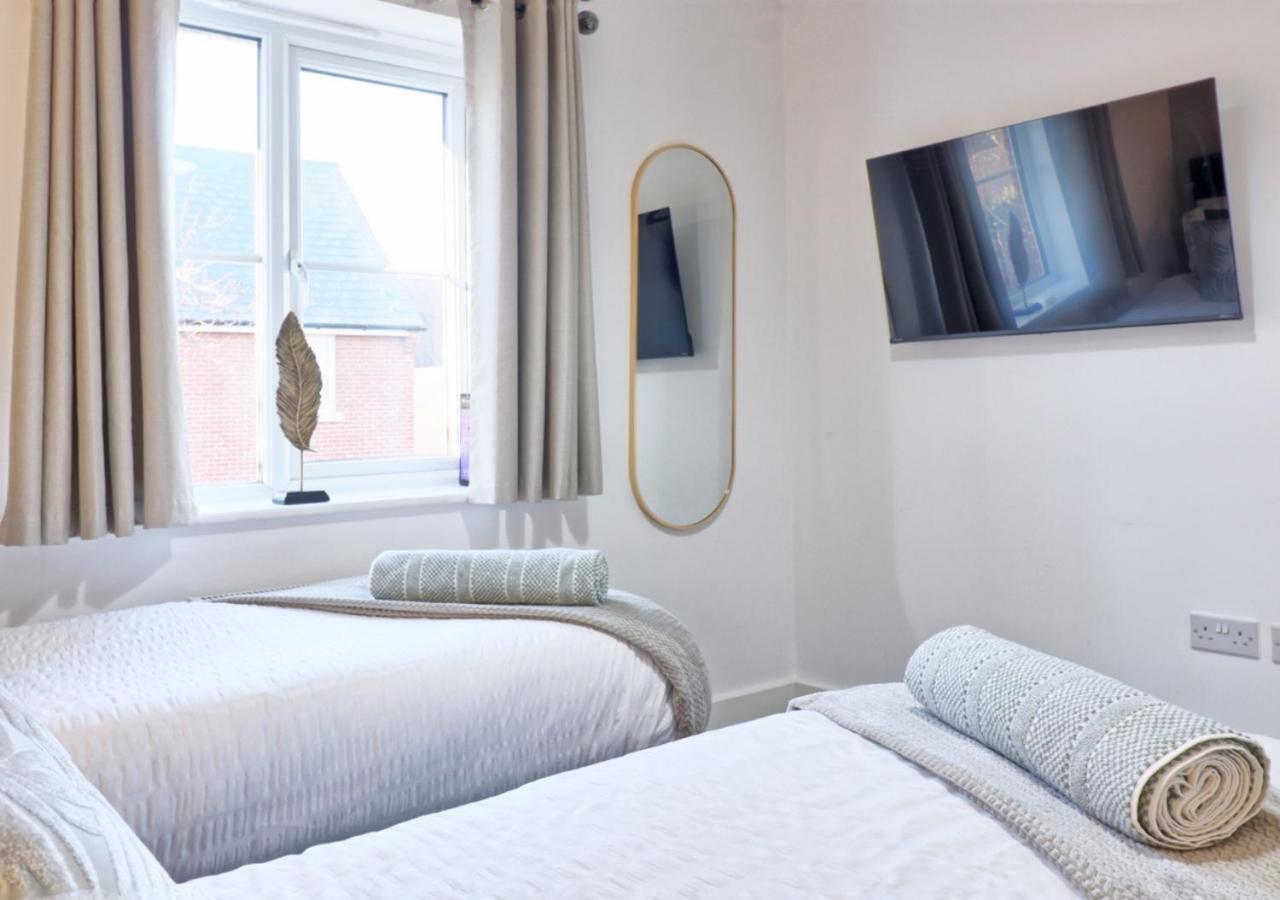 - 4 Bedroom - Sleeps 8 - Long Term - Business - Contractors - Families Colchester