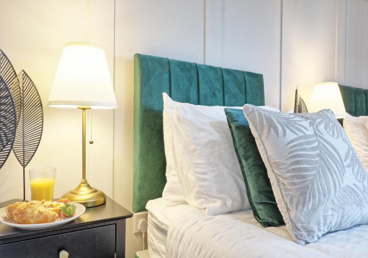 - 4 Bedroom - Sleeps 8 - Long Term - Business - Contractors - Families
