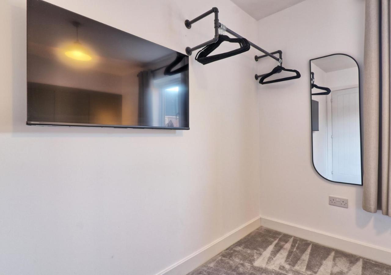 Holiday home - 4 Bedroom - Sleeps 8 - Long Term - Business - Contractors - Families